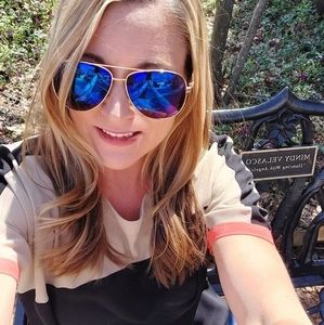 Meet your Posher, Alexis